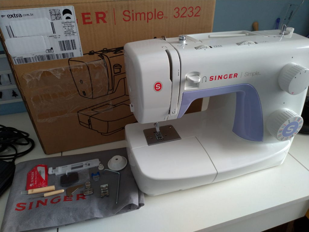 Máquina De Costura Portátil Singer Simple 3232